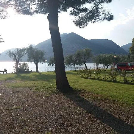 Camping Olivella مكان تخييم *