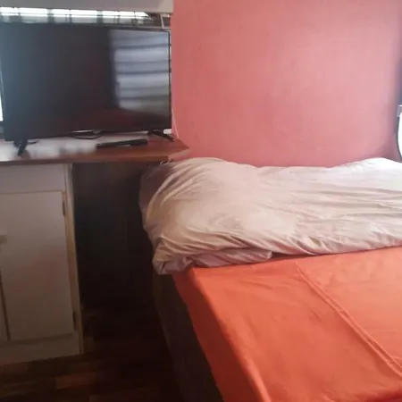 Camping Olivella مكان تخييم